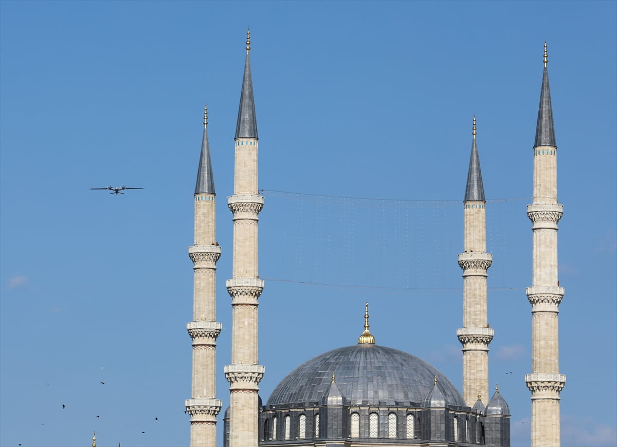 Edirne'de 26 Mart Balkan Şehitlerini Anma Günü kapsamında yarın düzenlenecek törende gösteri uçuşu...