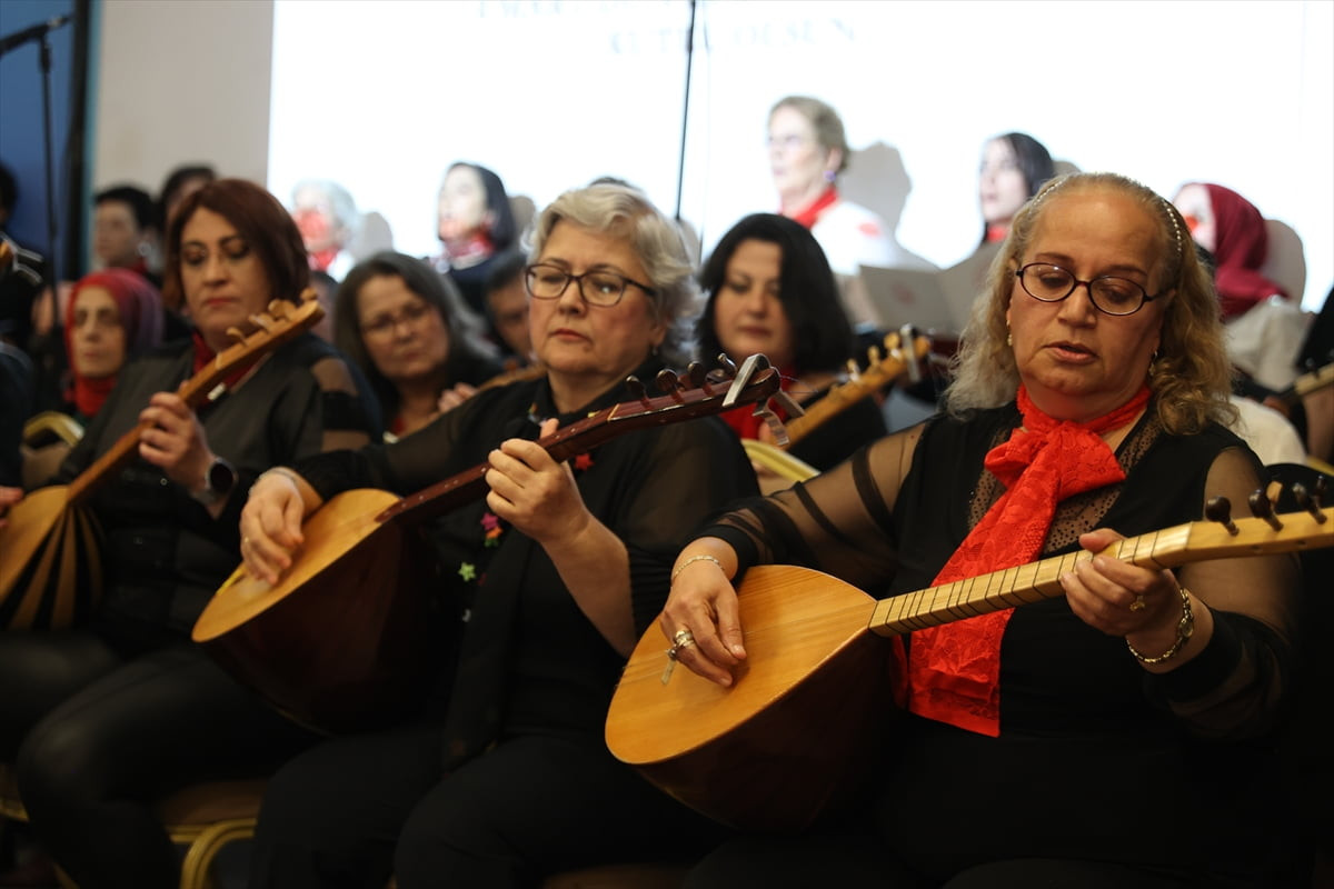  Edirne'de, 8 Mart Dünya Kadınlar Günü dolayısıyla "Kadın Türküleri" konseri verildi.