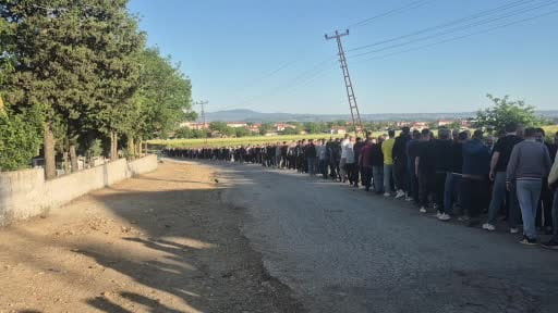 Edirne'de asırlık bayramlaşma geleneği yaşatıldı: Yüzlerce kişi aynı anda bayramlaştı