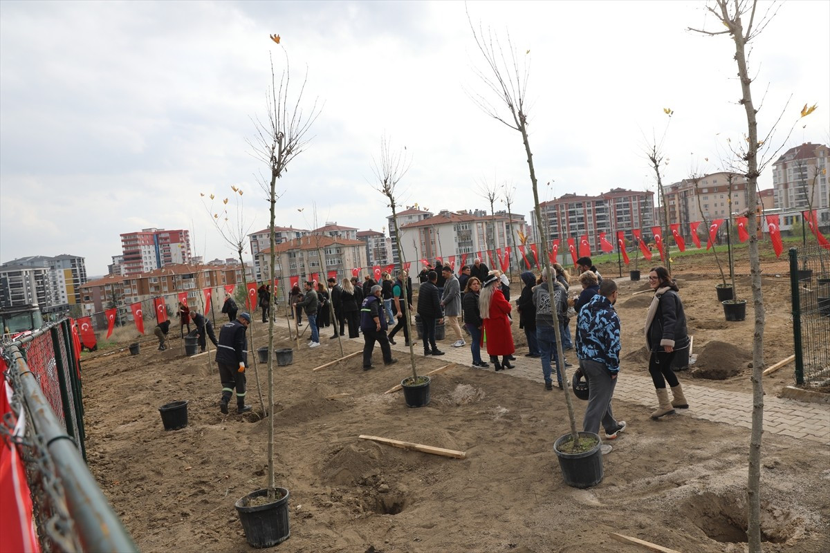 Edirne'de, Çanakkale'de geçirdikleri trafik kazasında hayatını kaybeden Evrim Oluçay (28) ve...