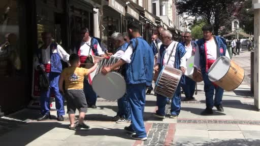 Edirne'de davul- zurna ekibinden esnafa Kırkpınar daveti