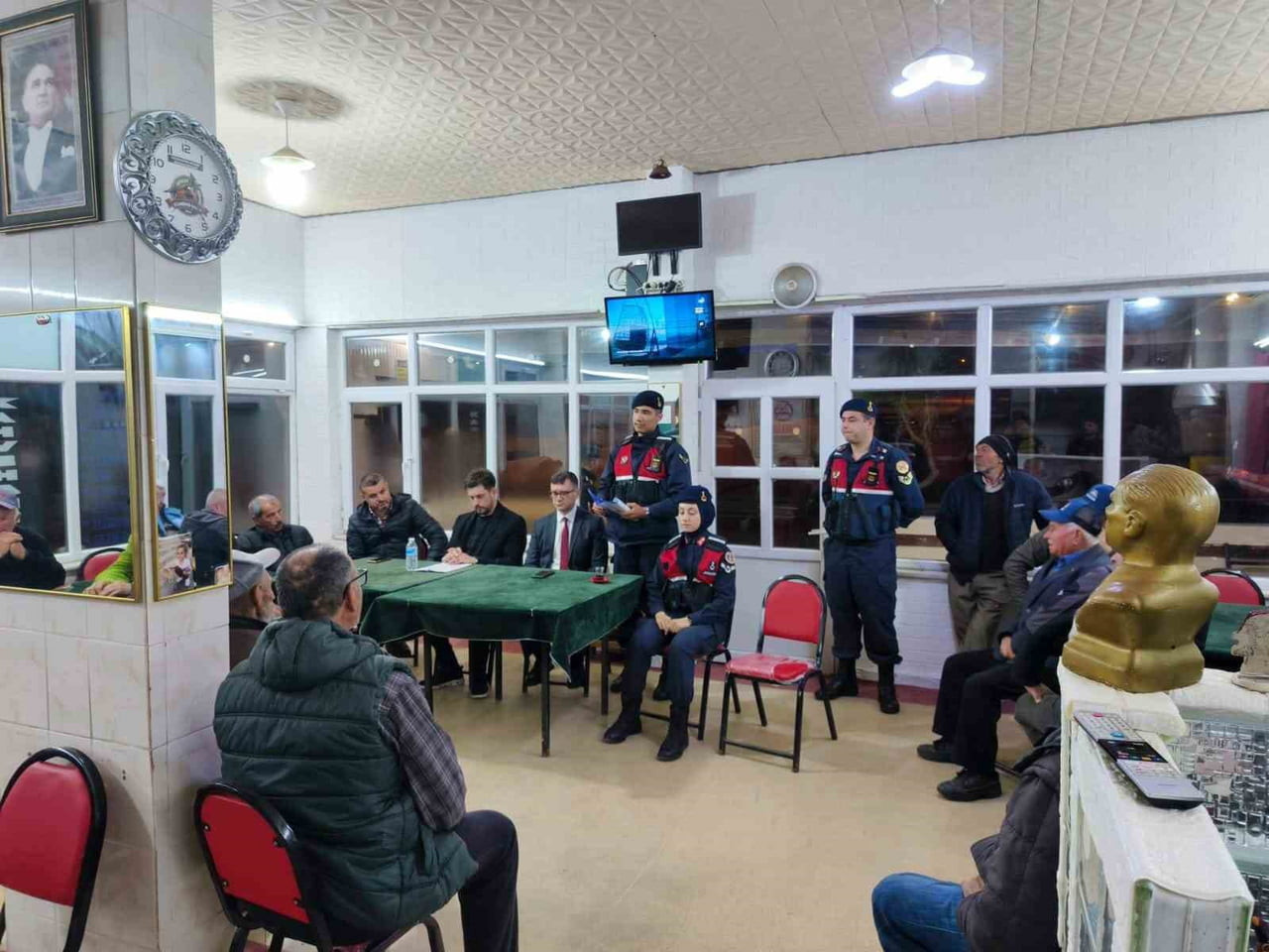 EDİRNE'DE KÖYLERDE UYUŞTURUCU İLE MÜCADELE ÇALIŞMASI