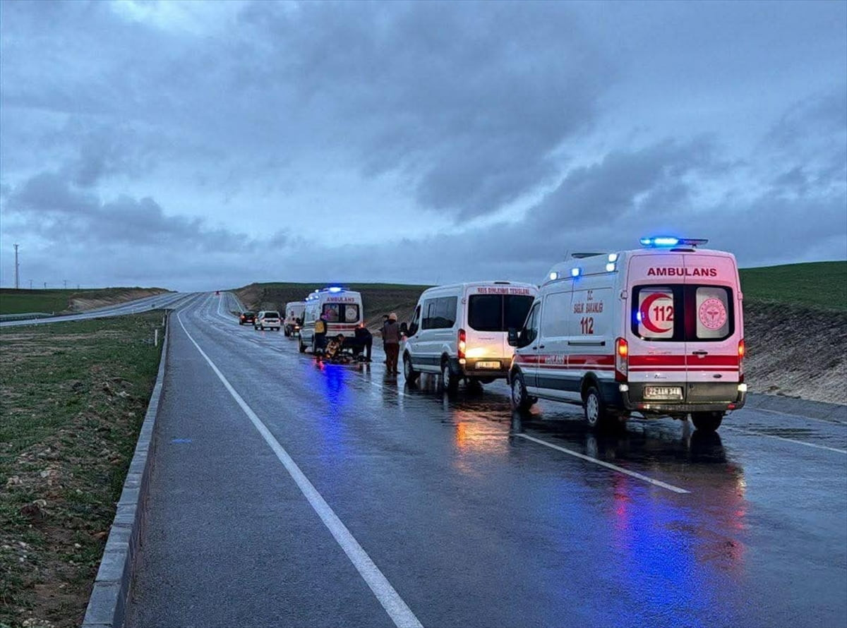 Edirne'de otomobilin çarptığı yaya hayatını kaybetti. İhbar üzerine olay yerine sağlık, jandarma...