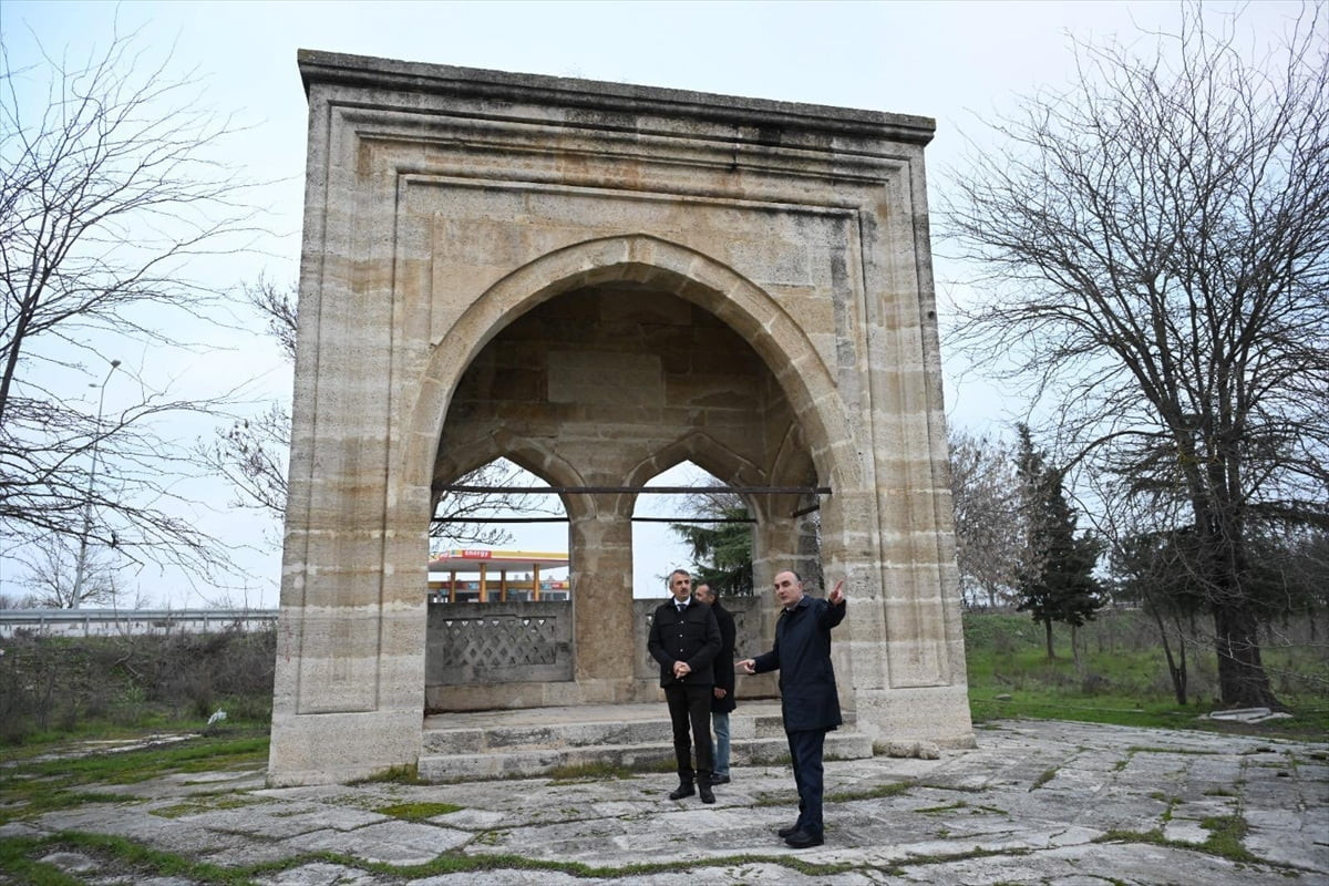 Edirne'de Seferşah Köprüsü'nün kalıntılarının bulunduğu alan Seferşah Ok Meydanı ve Yağlı Güreş...