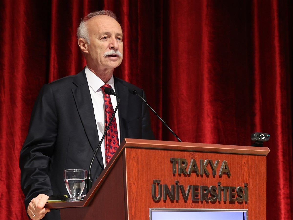 Edirne'de, Trakya Üniversitesi Osmanlı Medeniyeti Çalışmaları Uygulama ve Araştırma Merkezi...