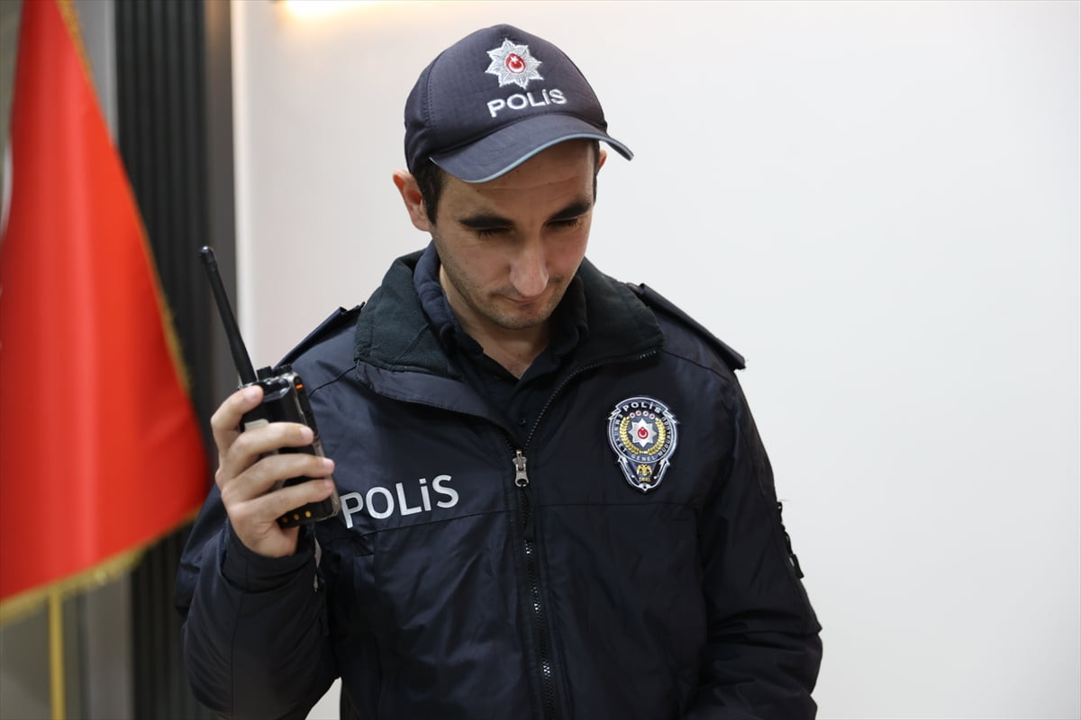 Edirne'de yaşayan 36 yaşındaki zihinsel engelli Eren Engin'in polis olma hayali gerçekleşti....