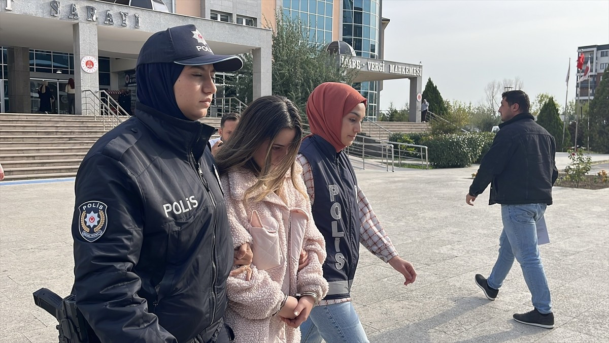 Edirne'deki 3 yaşındaki çocuğu ısırdığı iddiasıyla gözaltına alınan özel bir kreşte grup sorumlusu...