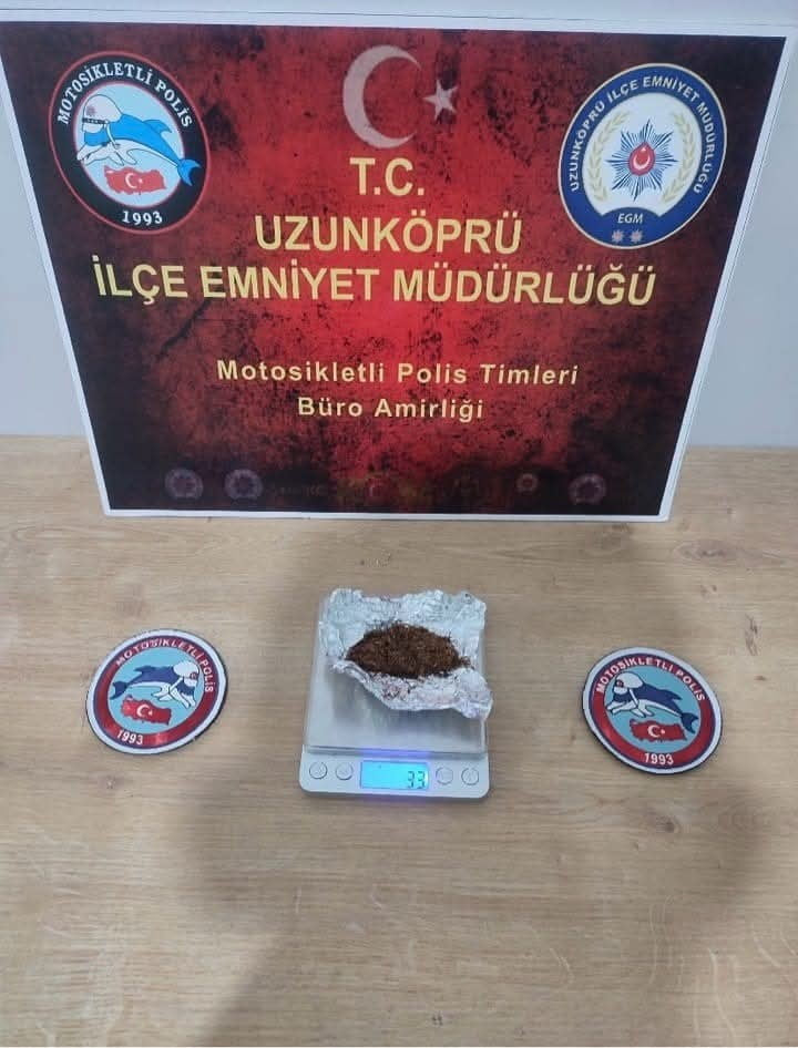 EDİRNE'NİN UZUNKÖPRÜ İLÇESİNDE EMNİYET MÜDÜRLÜĞÜ EKİPLERİNCE UYUŞTURUCU MADDE KULLANIMI VE...