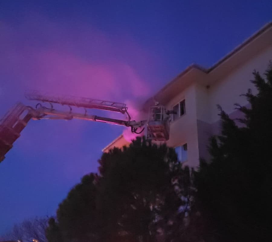 EDİRNE’DE APARTMAN DAİRESİNDE ÇIKAN YANGIN KORKUTTU