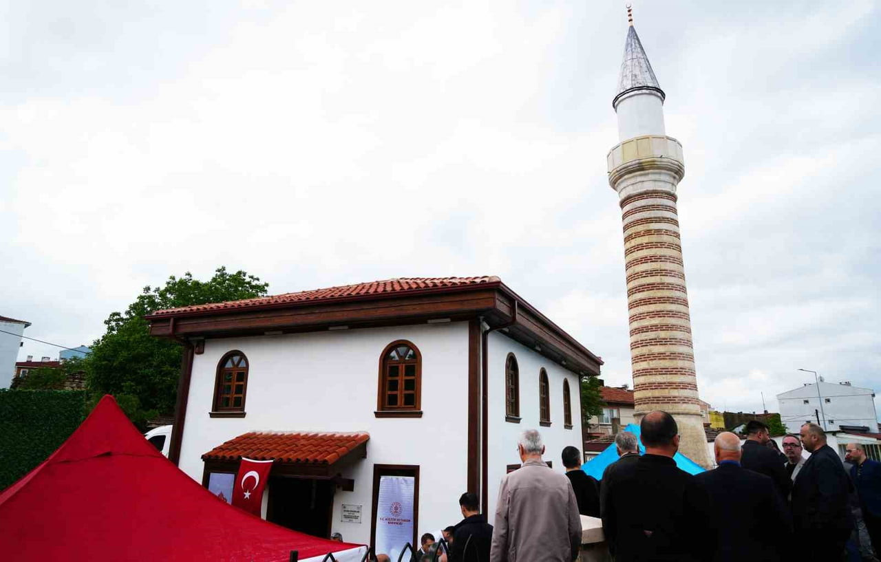 EDİRNE’DE TARİHİ ŞEYH ŞÜCAEDDİN CAMİİ YENİDEN İBADETE AÇILDI