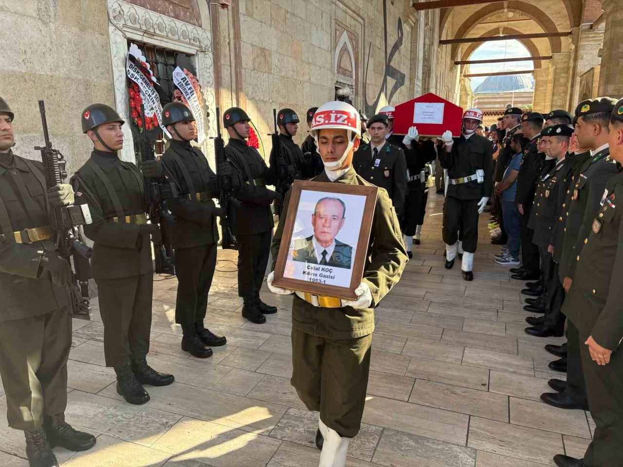 EDİRNE’DE TEDAVİ GÖRDÜĞÜ HASTANEDE HAYATINI KAYBEDEN 73 YAŞINDAKİ KIBRIS GAZİSİ CELAL KOÇ, ESKİ...