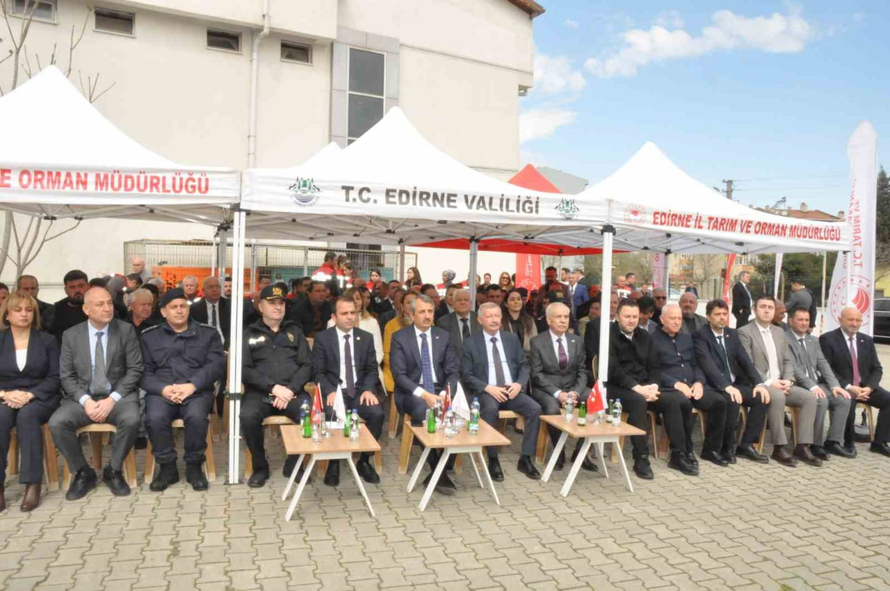 EDİRNE’NİN KEŞAN İLÇESİNDE 41 ÜRETİCİYE 64 KİLOGRAM YÜZDE 75 BAKANLIK DESTEKLİ YERLİ HİBRİT...