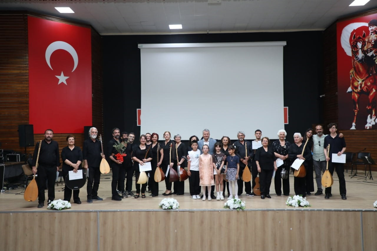 EDREMİT BELEDİYESİ ATATÜRK GENÇLİK MERKEZİ BAĞLAMA ATÖLYESİ KURSİYERLERİ TARAFINDAN HAZIRLANAN...