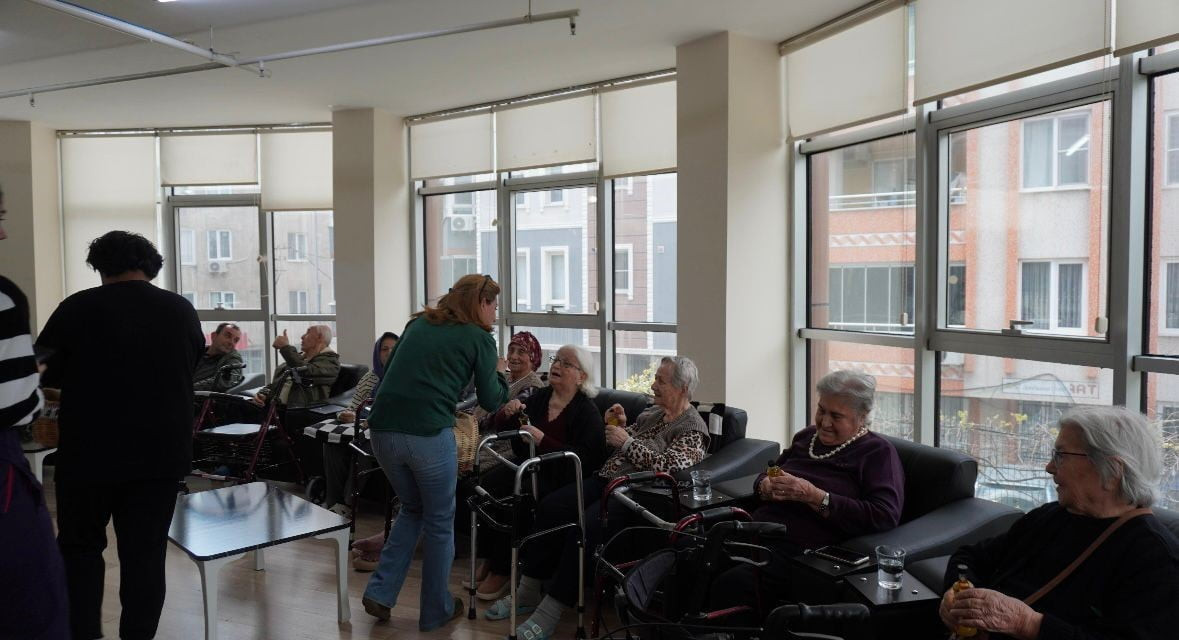 EDREMİT MESLEK YÜKSEKOKULU (MYO) ZEYTİNCİLİK VE ZEYTİN İŞLEME TEKNOLOJİSİ PROGRAMI ÖĞRENCİLERİ...