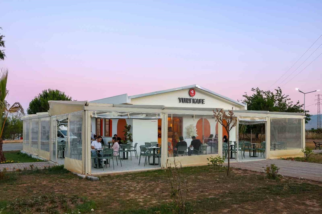 EFELER BELEDİYE BAŞKANI ANIL YETİŞKİN TARAFINDAN IŞIKLI MAHALLESİ’NDE HAYATA GEÇİRİLEN YURT KAFE...