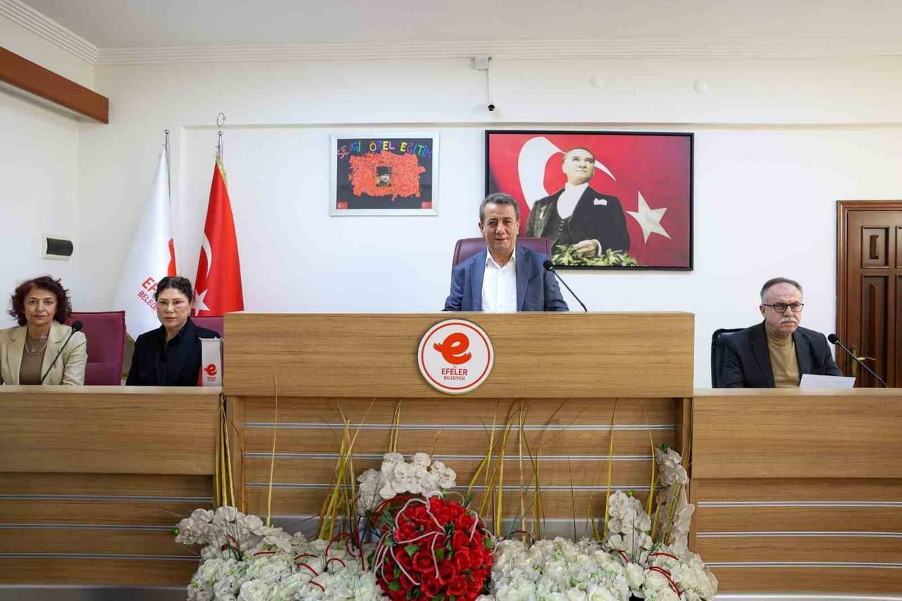 EFELER BELEDİYE MECLİSİ NİSAN AYI İKİNCİ OTURUMUNDA BELEDİYE BAŞKANI ANIL YETİŞKİN BAŞKANLIĞINDA...