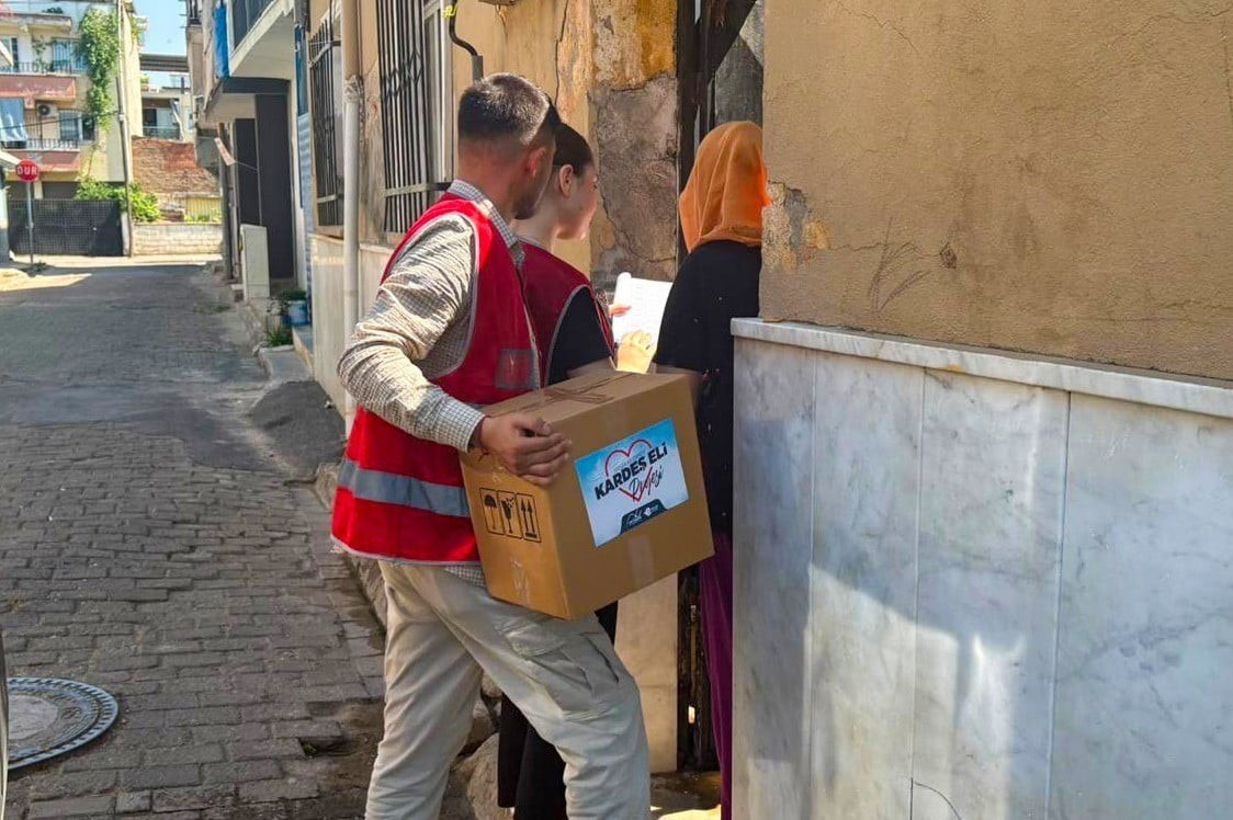 EFELER BELEDİYESİ'NİN KARDEŞ ELİ PROJESİ KAPSAMINDA İHTİYAÇ SAHİBİ BİNLERCE AİLEYE GIDA DESTEĞİ...