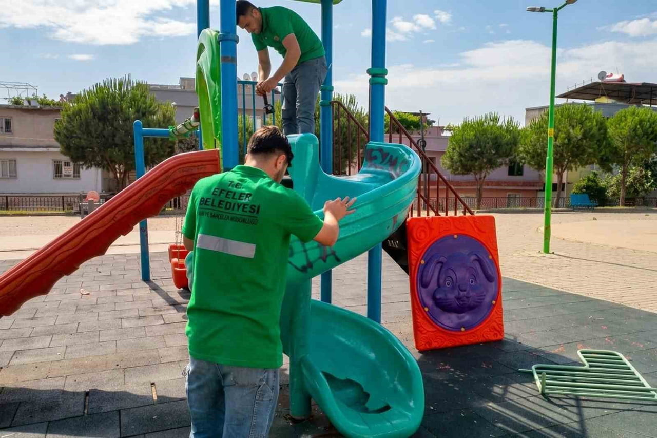 EFELER BELEDİYESİ’NDEN PARKLARDA ONARIM ÇALIŞMASI