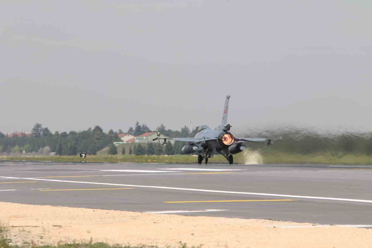 EFES-2026 TATBİKATI’NDA GÖREV ALACAK 2 ADET F-16 SAVAŞ UÇAĞI, ESKİŞEHİR’DEKİ SON KONTROLLERİNİN...