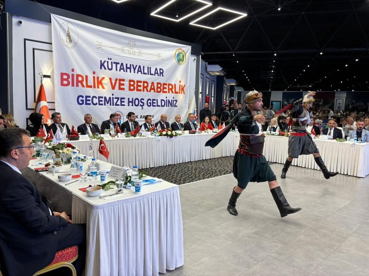 EGE BÖLGESİ KÜTAHYALILAR FEDERASYONU’NDAN BİRLİK VE BERABERLİK GECESİ