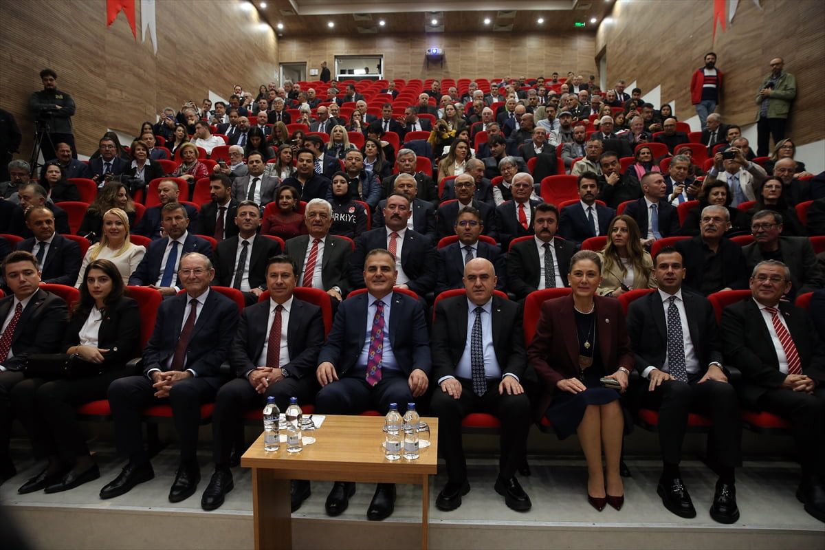 Ege Gazeteciler Federasyonu "Ege'nin En'leri" ödül töreninin ilki Muğla'nın Menteşe ilçesinde...