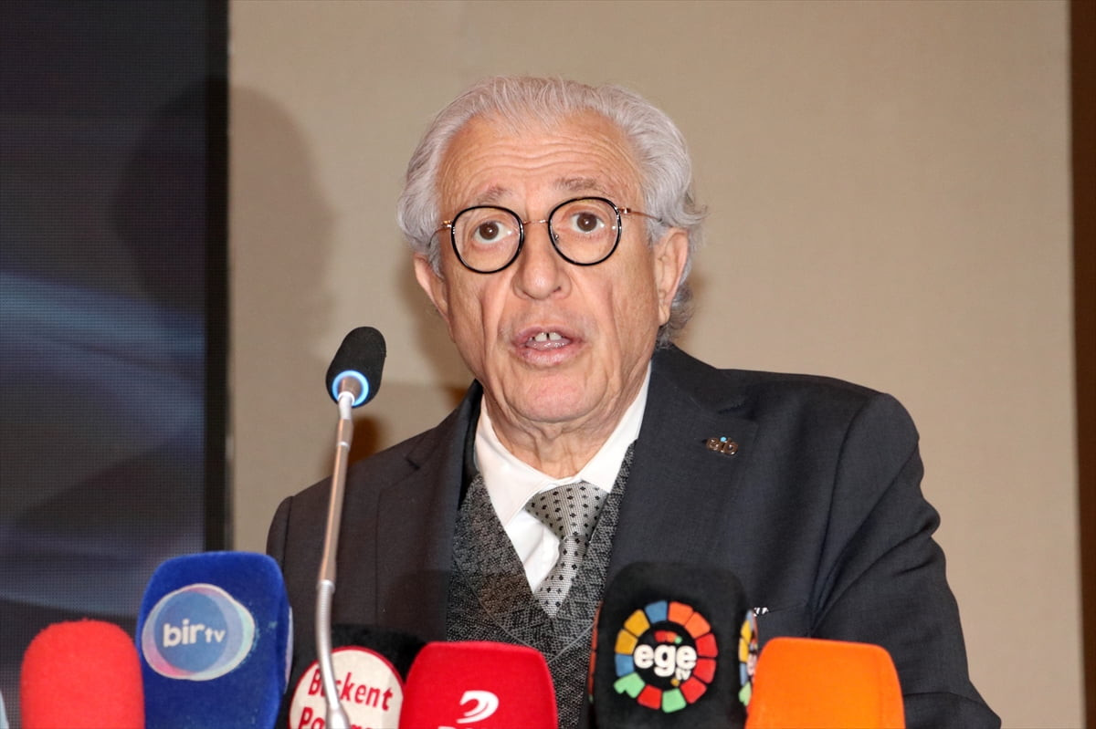 Ege İhracatçı Birlikleri (EİB) Koordinatör Başkanı Jak Eskinazi, kentteki bir otelde düzenlenen...