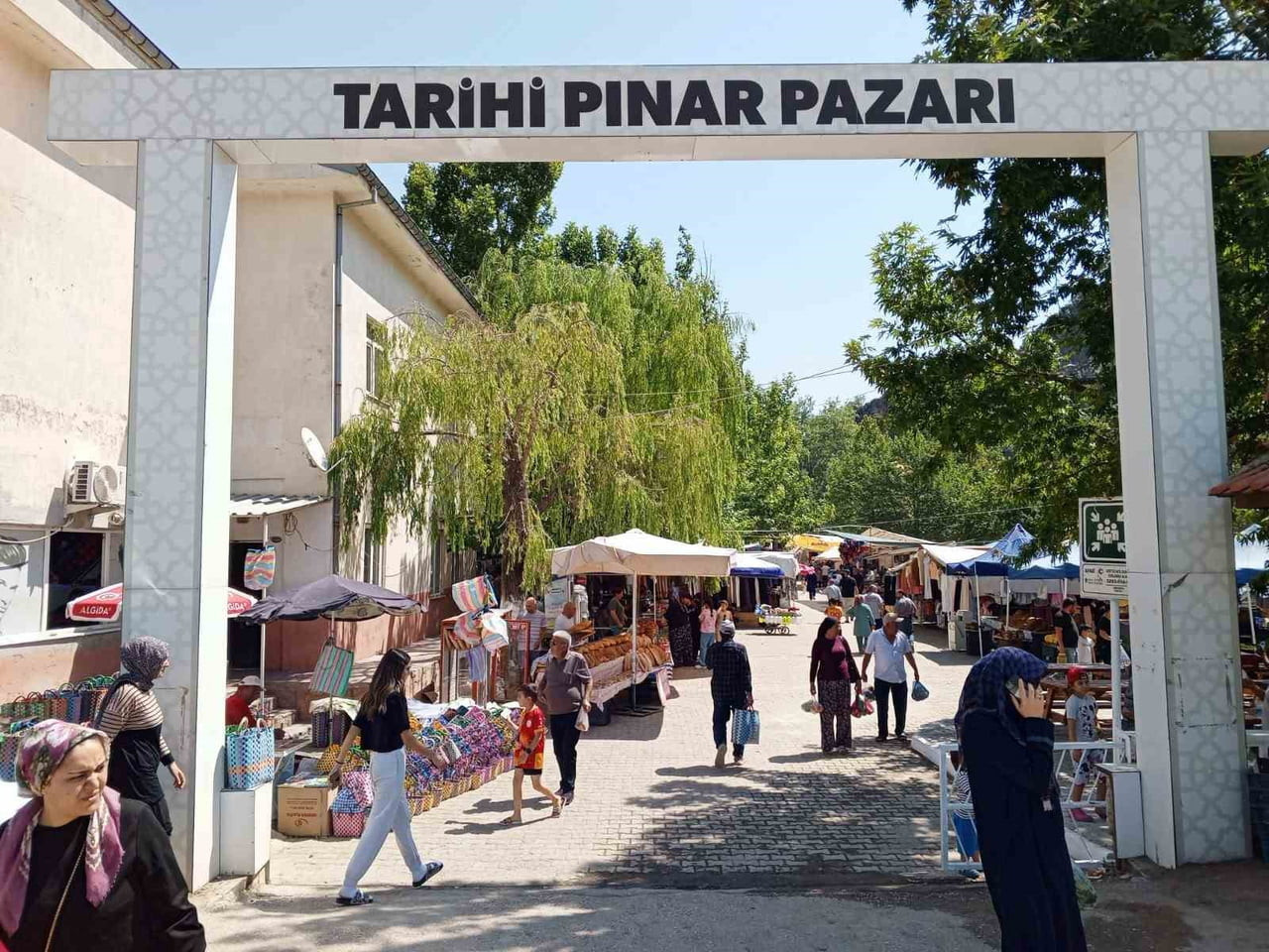 EĞİRDİR’İN KÖKLÜ GELENEKLERİ ARASINDA YER ALAN TARİHİ PINAR PAZARI PANAYIRI, 28 HAZİRAN’DA...