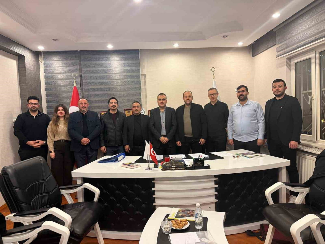 EĞİTİM CAMİASININ SORUNLARINA ÇÖZÜM ÜRETMEK VE HAK MÜCADELESİNDE ORTAK BİR SES OLUŞTURMAK AMACIYLA...