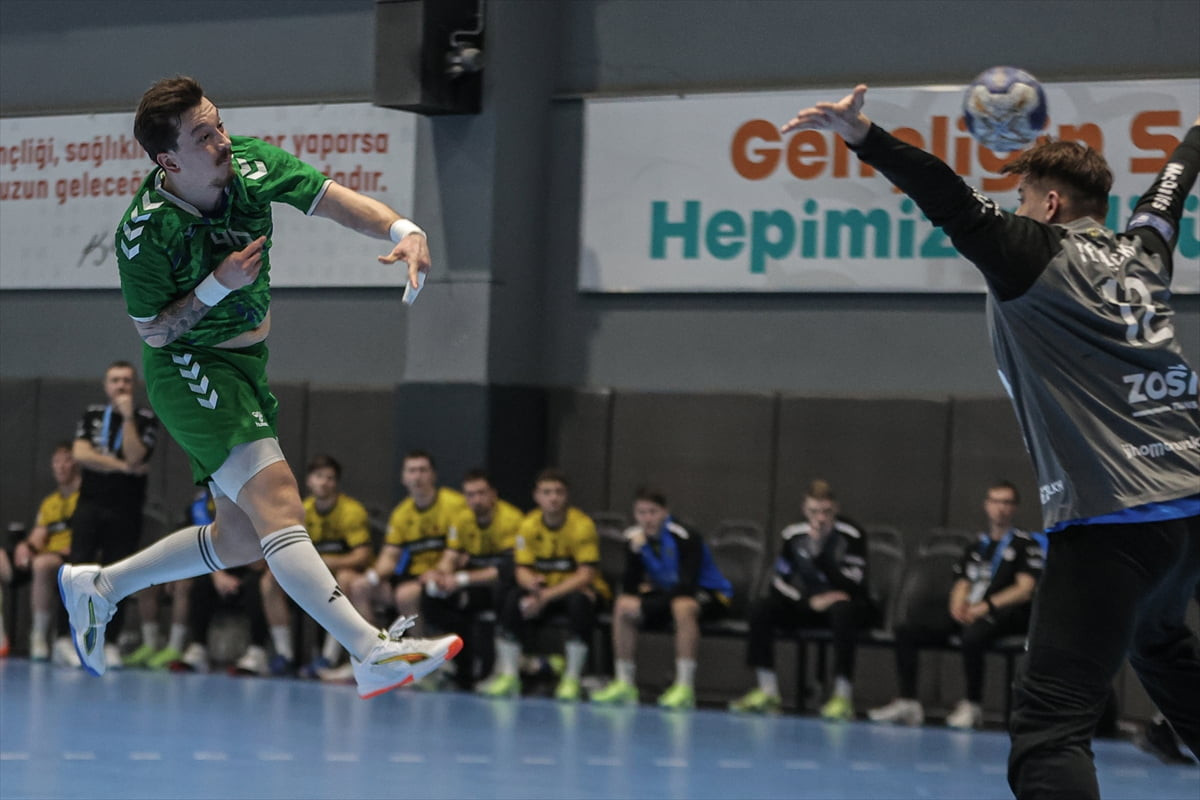 EHF Erkekler Avrupa Kupası son 16 turunda, Nilüfer Belediyespor Erkek Hentbol Takımı ile Çekya...