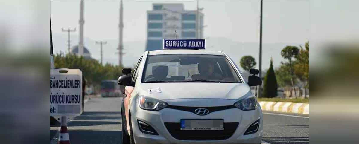 ehliyet kurslarına zam geldi mi