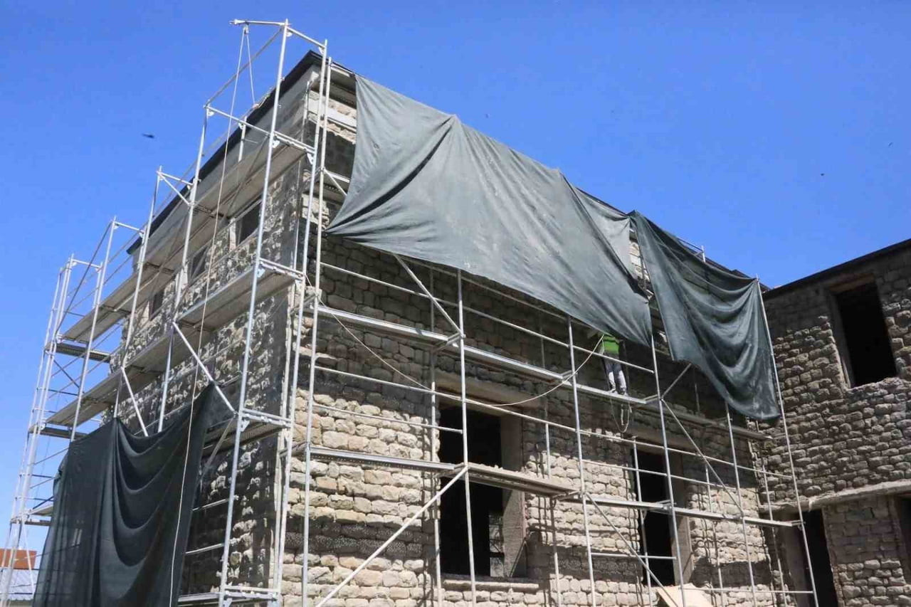 ELAZIĞ BELEDİYESİ’NİN TARİHİ ÖĞRETMENEVİNDE YÜRÜTTÜĞÜ GÜÇLENDİRME VE RESTORASYON ÇALIŞMALARI TÜM...