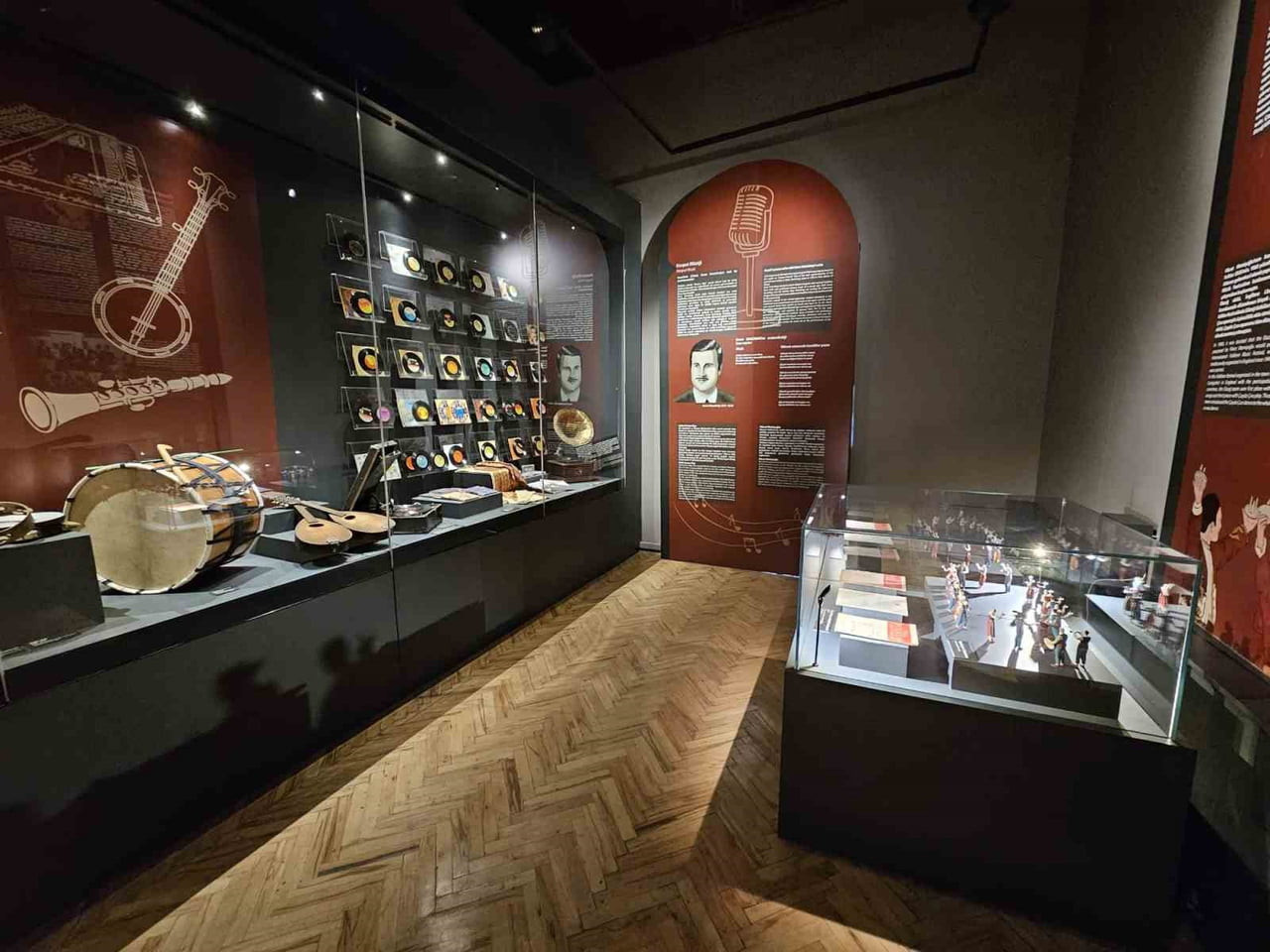 ELAZIĞ KENT MÜZESİ BÜNYESİNDE YER ALAN MÜZİK KÜLTÜR ODASI, HARPUT MUSİKİSİNİN ZENGİN MİRASINI YENİ...