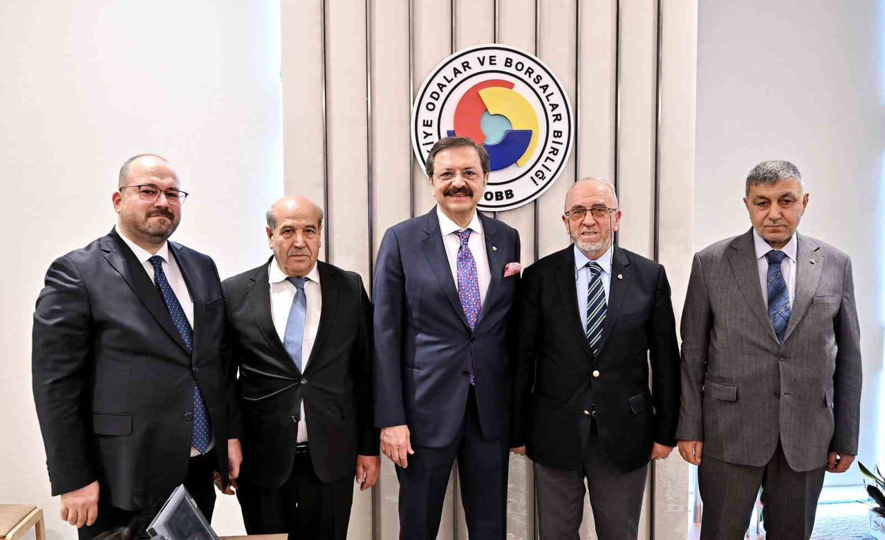 ELAZIĞ TİCARET BORSASI BAŞKANI DUMANDAĞ, GTI GENEL KURULUNDA TOBB BAŞKANI RİFAT HİSARCIKLIOĞLU İLE...