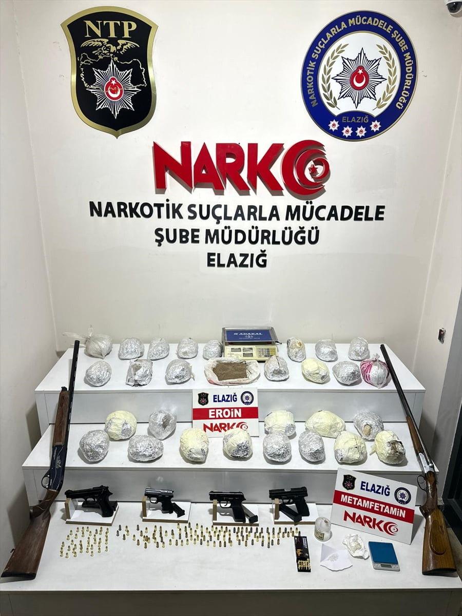 Elazığ'da düzenlenen uyuşturucu operasyonunda gözaltına alınan 4 şüpheliden 3'ü tutuklandı....