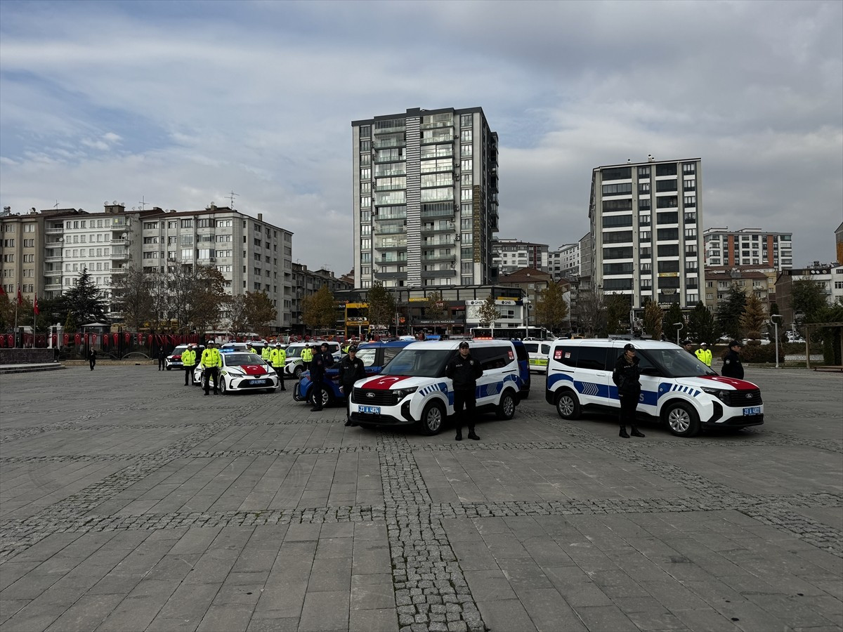 Elazığ'da emniyet ve jandarma teşkilatının araç filosuna 84 yeni araç eklendi.