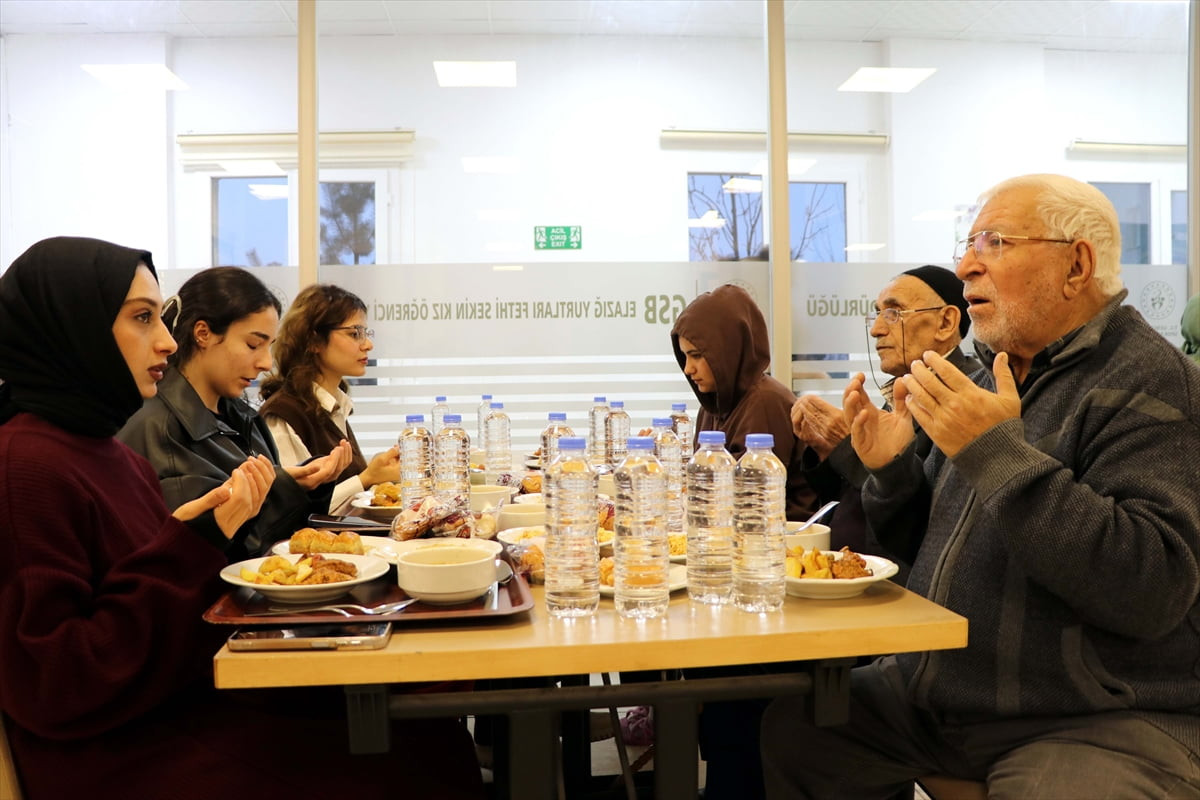 Elazığ'da Fethi Sekin Kız Öğrenci Yurdu'nda kalan üniversiteli kız öğrenciler, Gençlik ve Spor...