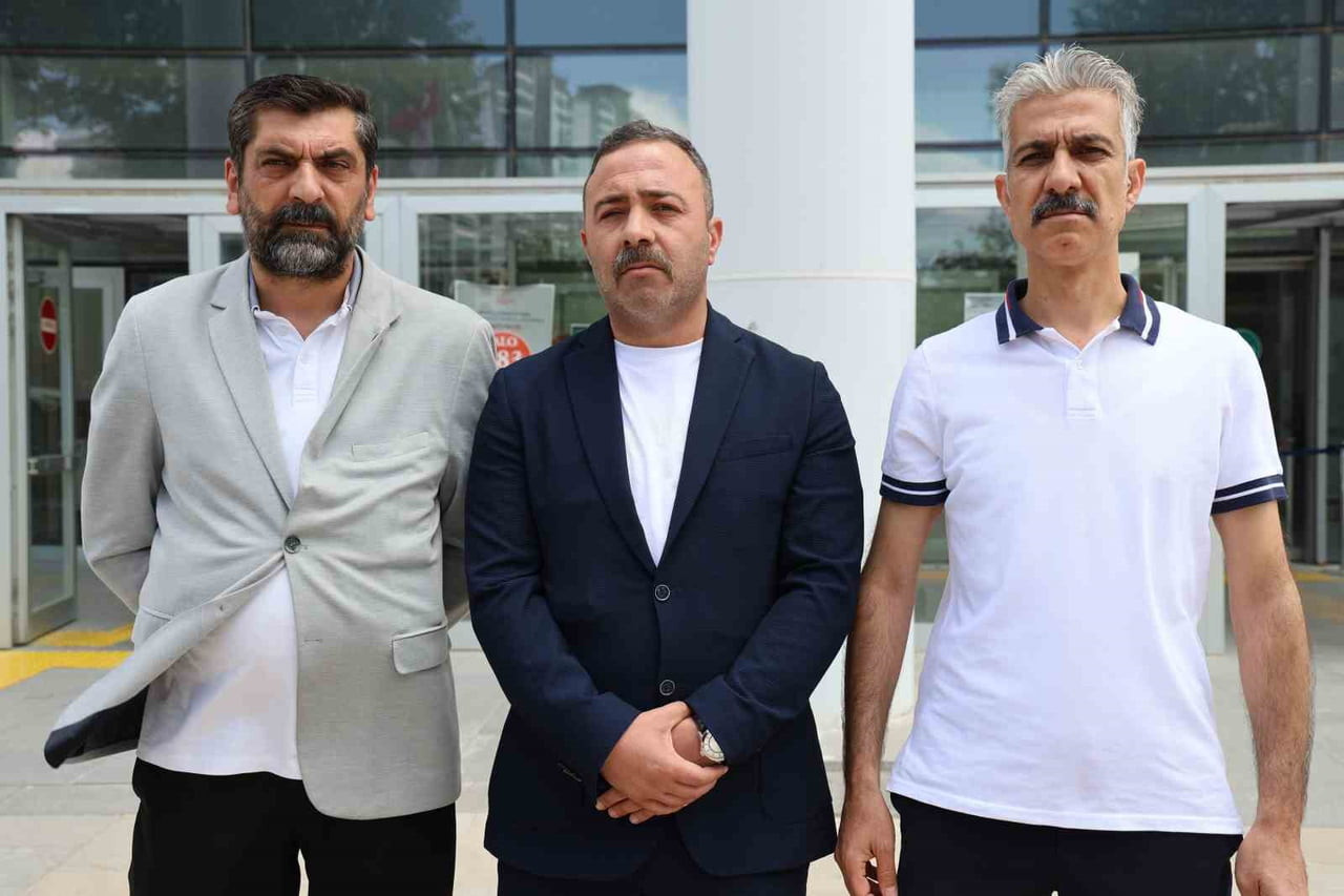 ELAZIĞ'DA İKİ KADININ ÇANAKKALE ŞEHİTLERİ HAKKINDAKİ İFADELERİNE TEPKİ GÖSTEREN EMŞAV ELAZIĞ ŞUBE...