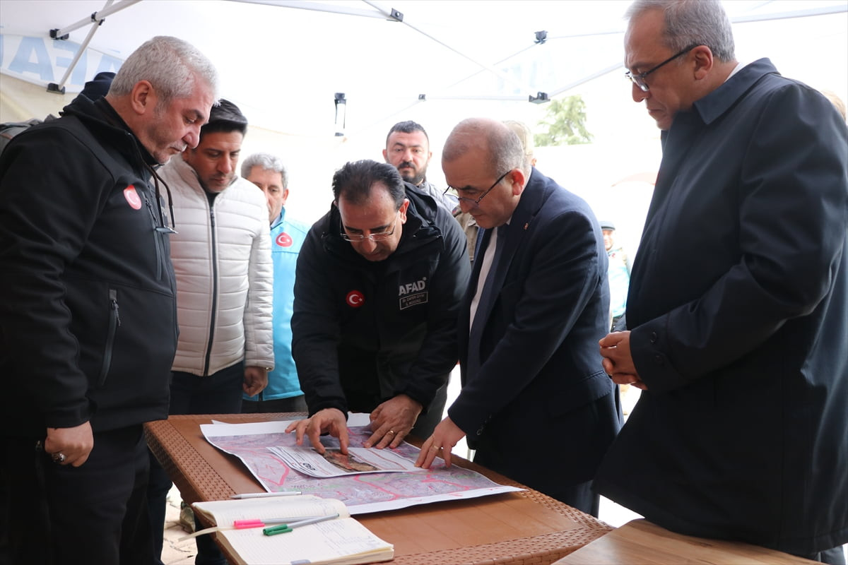 Elazığ'da kayıp başvurusu yapılan 74 yaşındaki İbrahim Kaya için başlatılan arama çalışmaları 5....