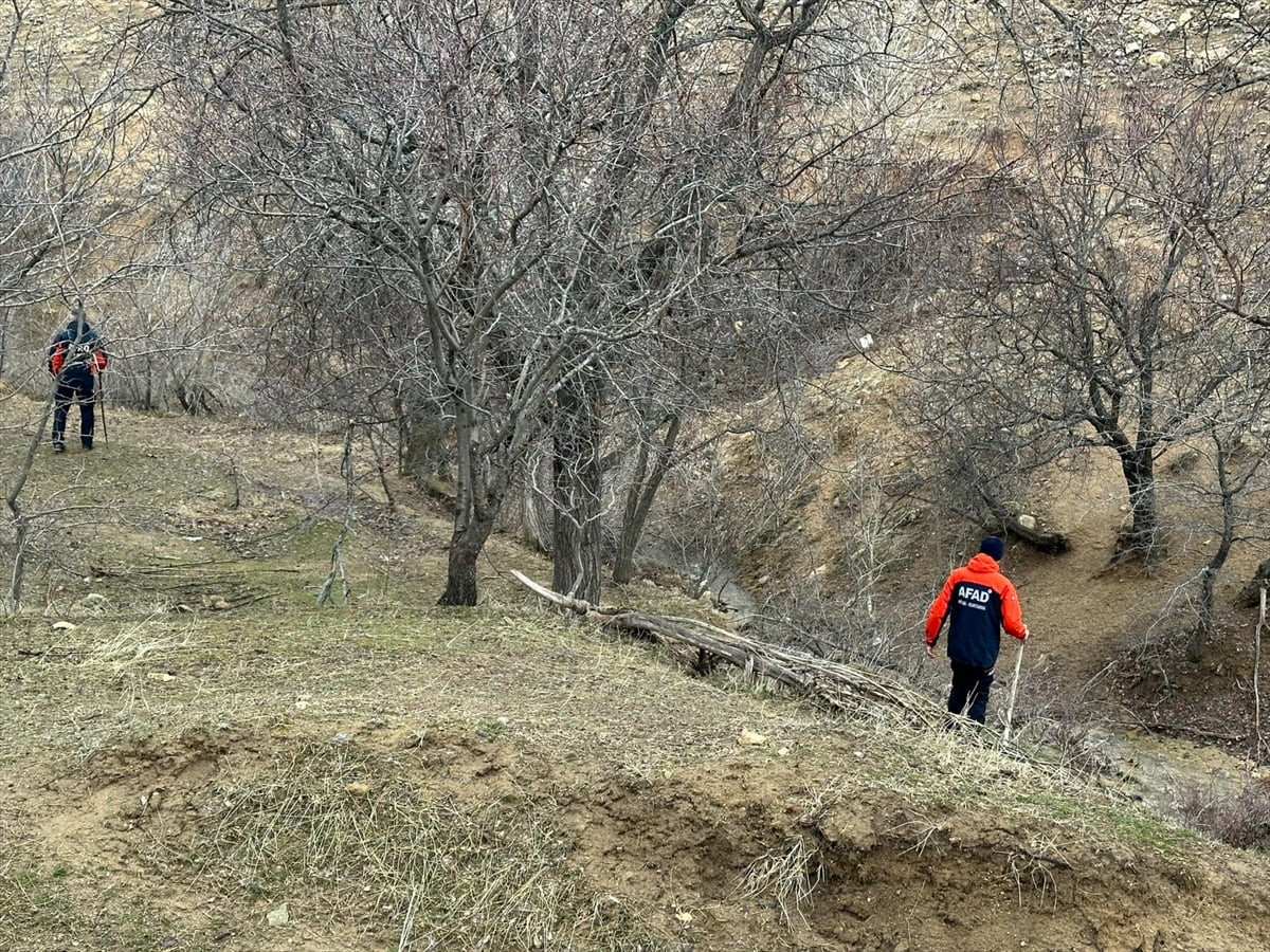 Elazığ'da kayıp başvurusu yapılan 74 yaşındaki İbrahim Kaya için başlatılan arama çalışmaları 6....