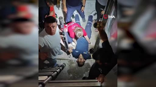 Elazığ’da asansör boşluğuna düşen şahıs kurtarıldı