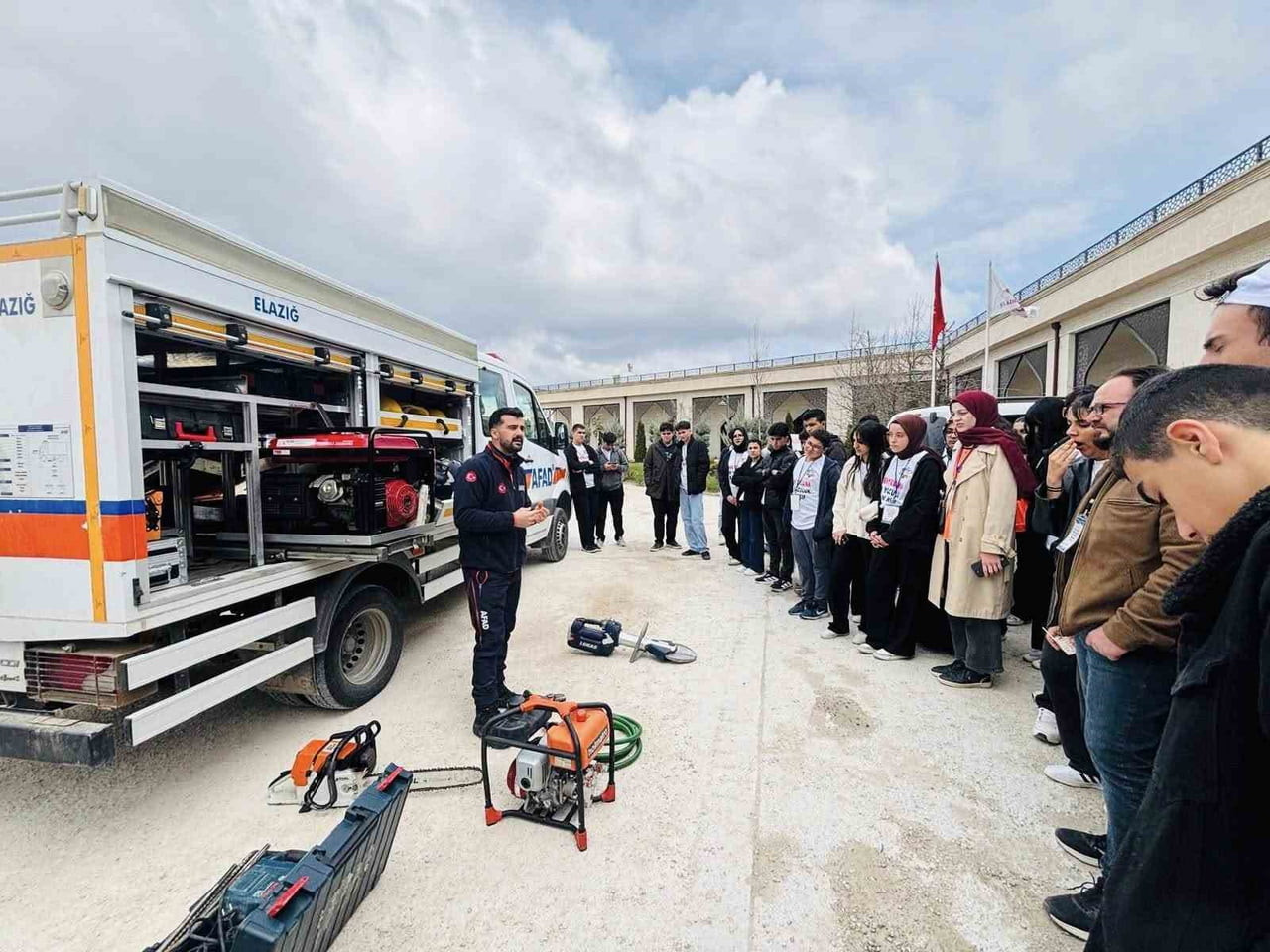 ELAZIĞ’DA GENÇLERE YÖNELİK AFET FARKINDALIK EĞİTİMİ