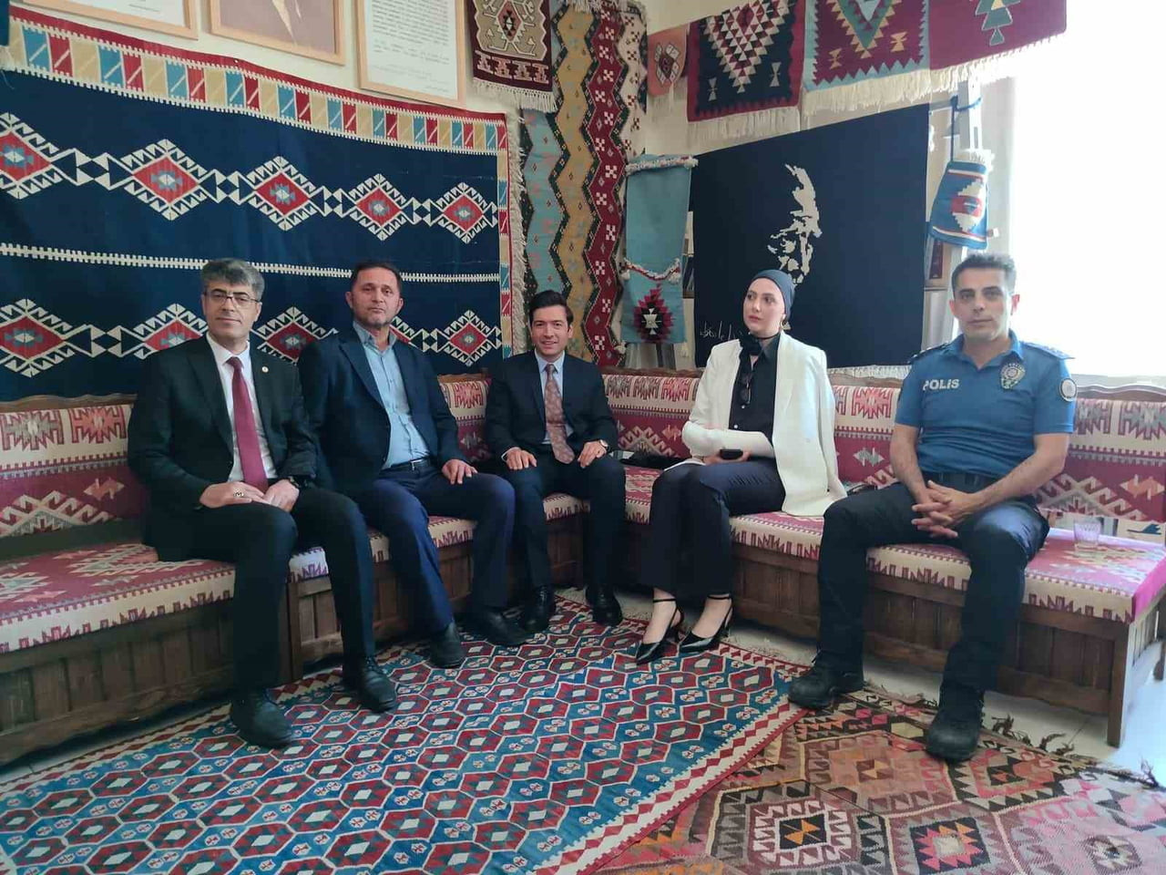 ELAZIĞ’DA HAYAT BOYU ÖĞRENME HAFTASI KAPSAMINDA AÇILAN SERGİDE KURSİYERLERİN YAPTIĞI ÜRÜNLER...