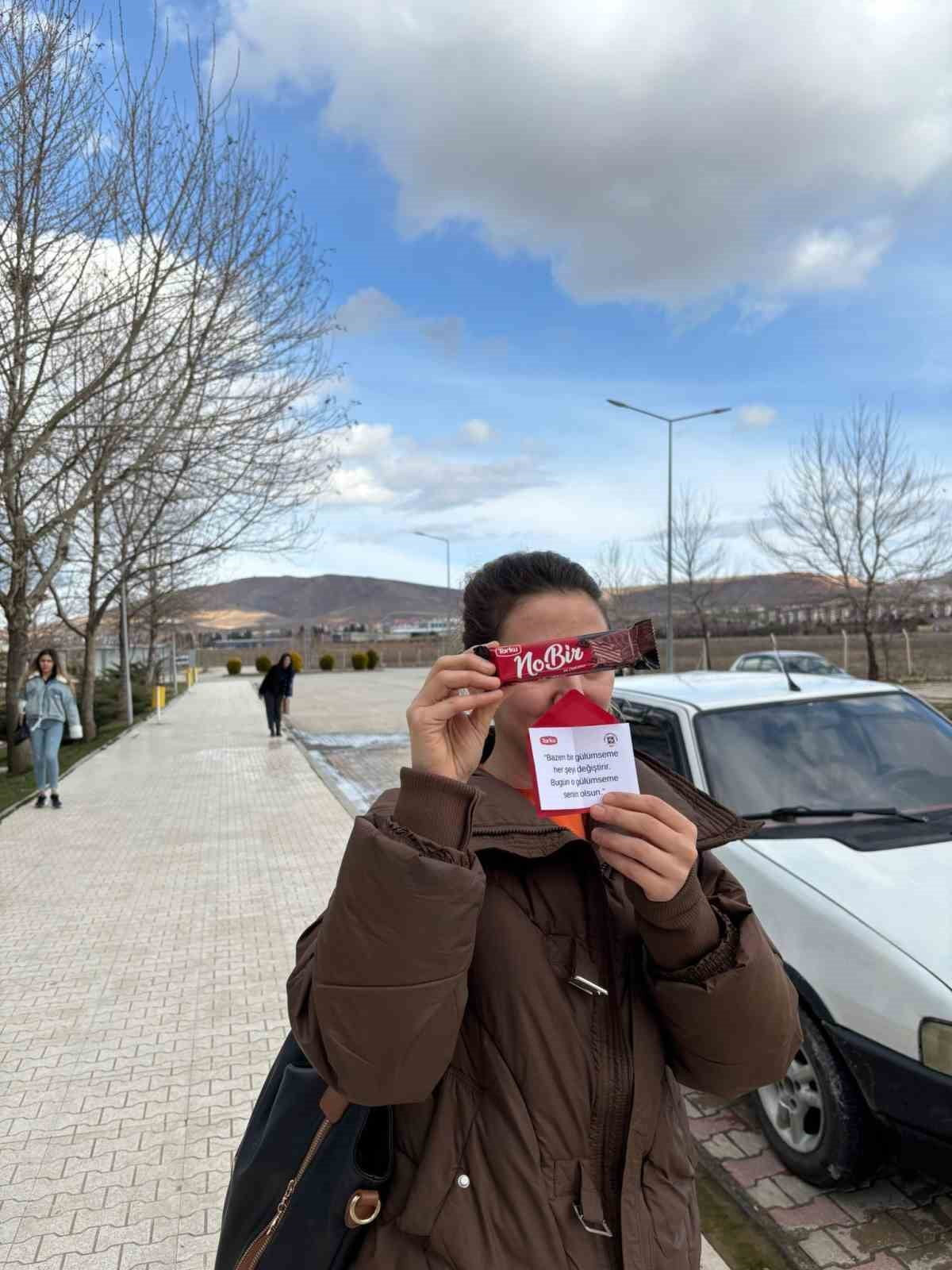 ELAZIĞ’DA İLETİŞİM FAKÜLTESİ, HALKLA İLİŞKİLER BÖLÜMÜ TARAFINDAN "MUTLULUK PAYLAŞTIKÇA ÇOĞALIR"...