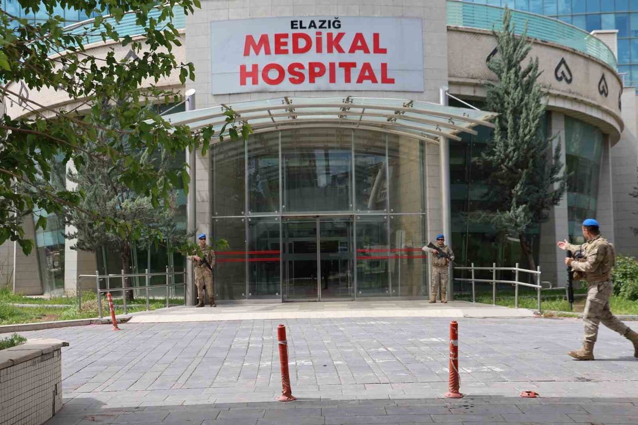 ELAZIĞ’DA JANDARMA EKİPLERİ TARAFINDAN 'EVRAKTA SAHTECİLİK' KAPSAMINDA ÖZEL HASTANE, BAKIM MERKEZİ...