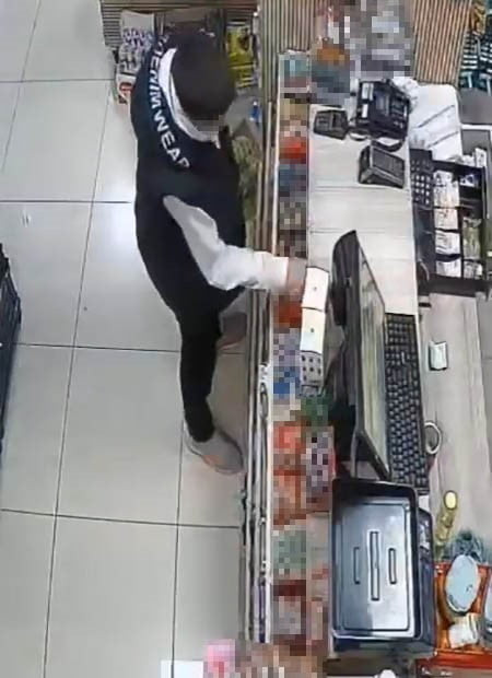 ELAZIĞ’DA KİMLİĞİ BELİRSİZ BİR ŞAHIS, ALIŞVERİŞE GİTTİĞİ MARKETTE, KASİYERİ FARKLI YERE...