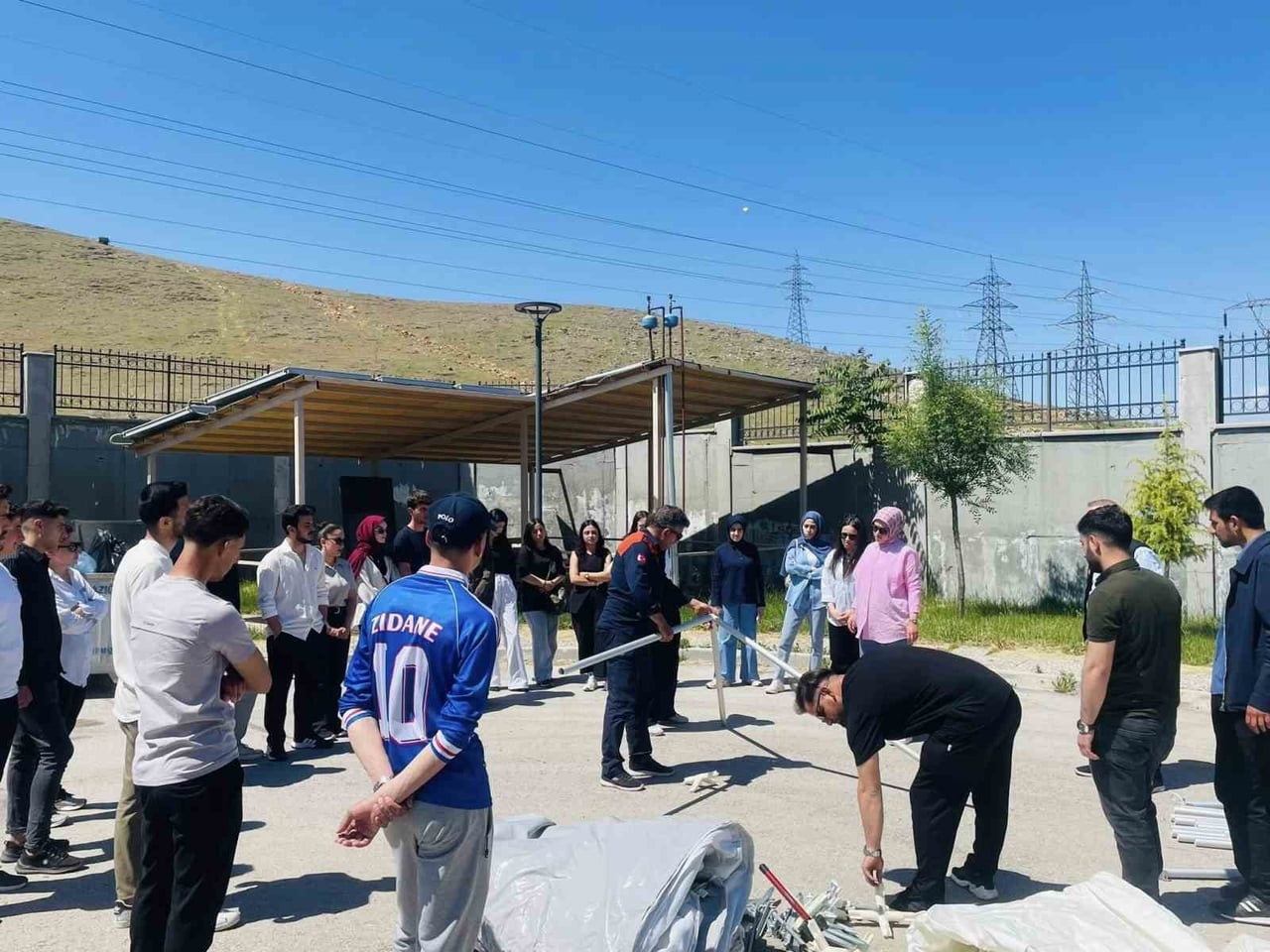 ELAZIĞ’DA ÖĞRENCİLERE ÇADIR KURMA VE YANGIN EĞİTİMİ