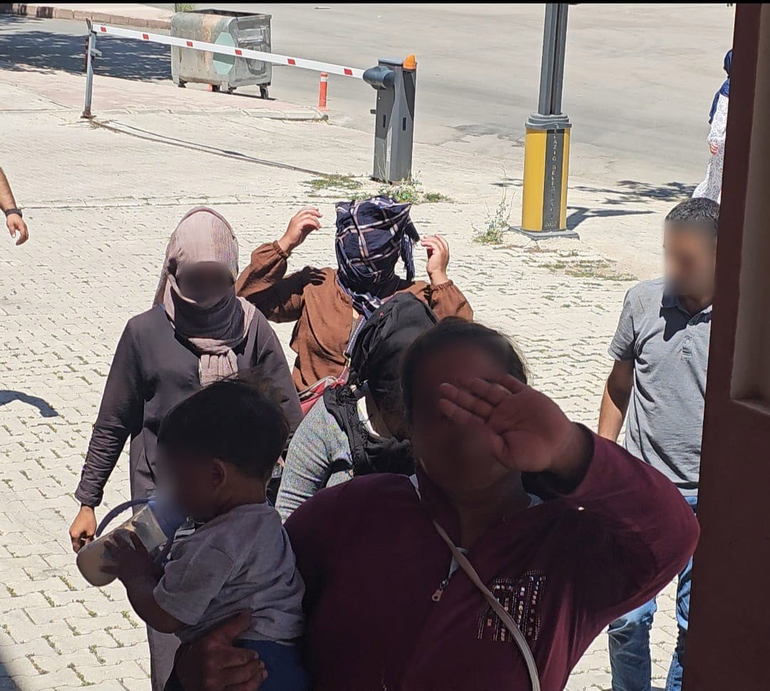 ELAZIĞ’DA VATANDAŞLARIN MANEVİ DUYGULARINI İSTİSMAR EDEREK DİLENCİLİK YAPAN ŞEBEKEYE YÖNELİK...