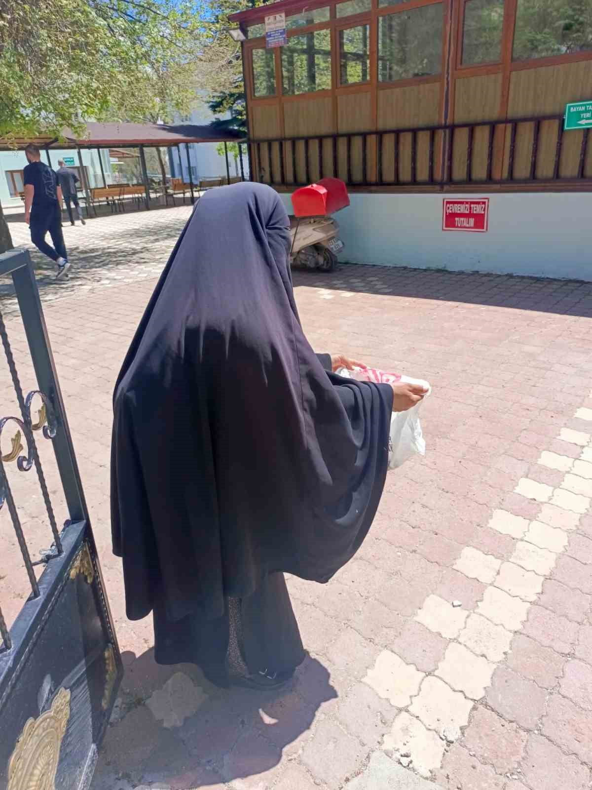 ELAZIĞ’DA ZABITADAN DİLENCİ OPERASYONU