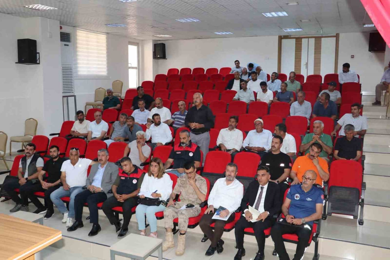 ELAZIĞ’IN KOVANCILAR İLÇESİNDE ARAZİ YANGINLARINA KARŞI KOORDİNASYON TOPLANTISI...