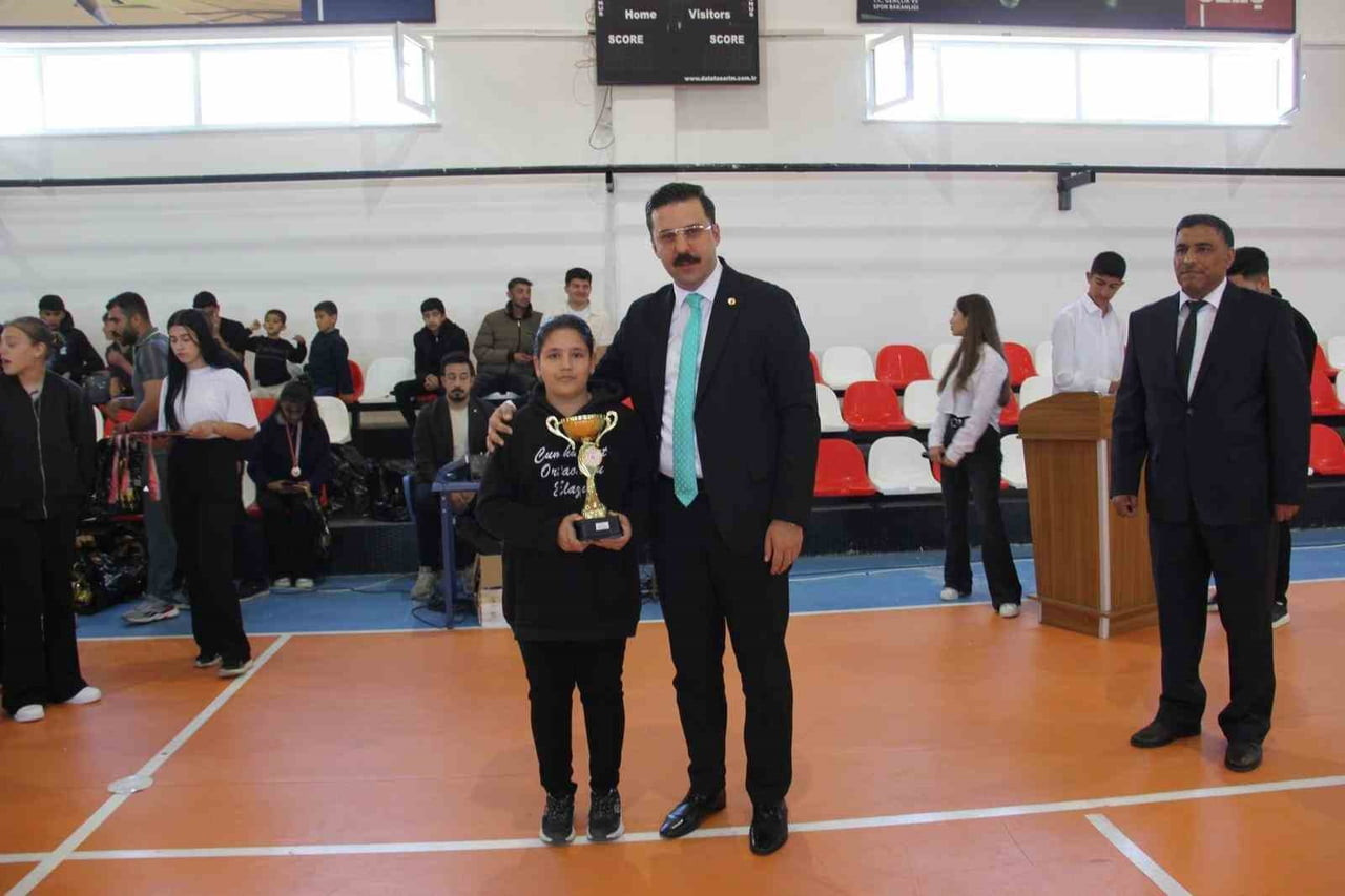 ELAZIĞ’IN SİVRİCE İLÇESİNDE 19 MAYIS ATATÜRK’Ü ANMA GENÇLİK VE SPOR BAYRAMI DÜZENLENEN ÇEŞİTLİ...
